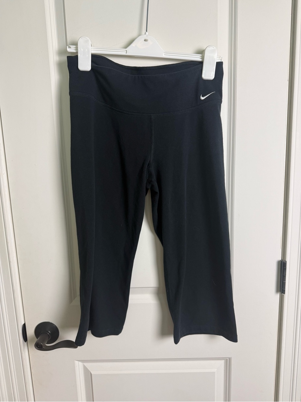 Nike Black Crop Athletic Capris